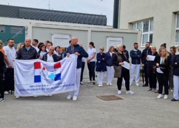 Prosvjed u sisačkoj bolnici ‘I mi smo zdravstvo!’