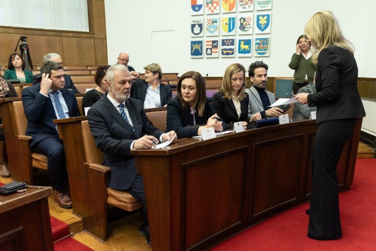 Sjednica saborskog odbora za Gospodarstvo i zaštitu okoliša: Žestoke kritike oporbe na račun HDZ-a i premijera Plenkovića