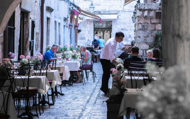 Europske komisija pokrenula postupak protiv Hrvatske zbog direktive o sezoncima