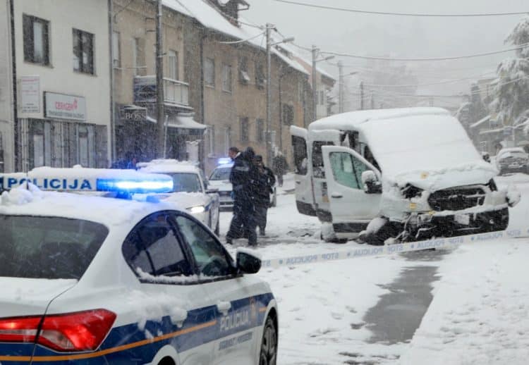 Divlja jurnjava kroz Zagreb: Moldavac u kombiju s 32 putnika probio rampu i ignorirao policijske naloge