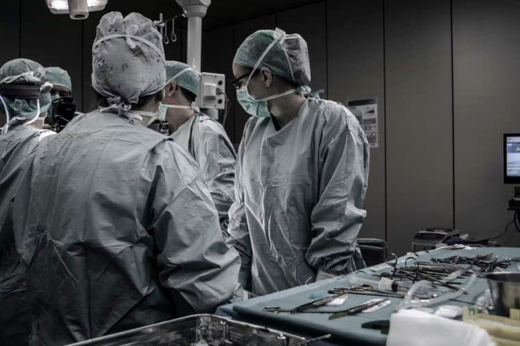 U Kini umrla žena od kombinirnih sojeva ptičje gripe