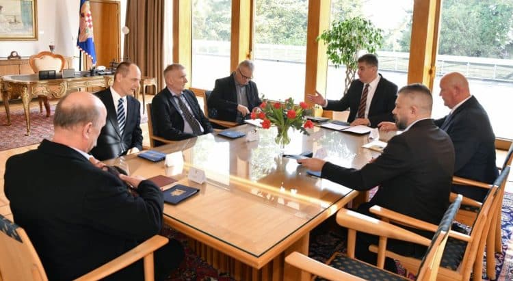 Milanović primio prvu HVO postrojbu osnovanu na području bosanske Posavine