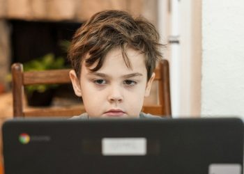 Sve više male djece na meti pedofila na internetu