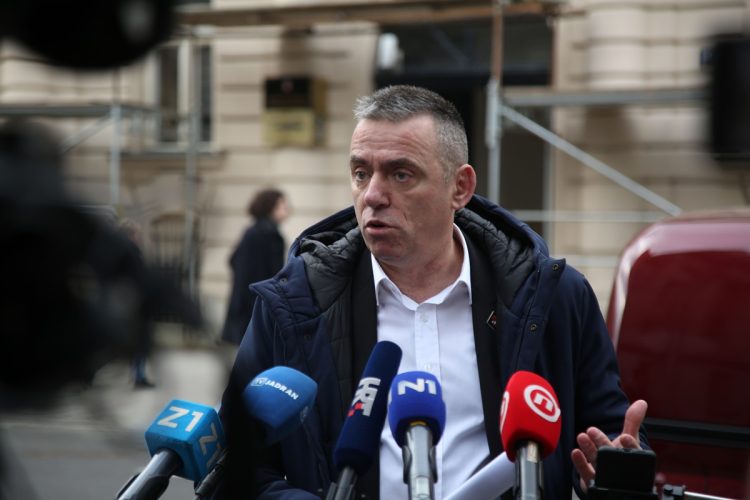 Stipo Mlinarić dopunio kaznenu prijavu protiv dodatnih 12 oficira JNA, sad ih ima 64