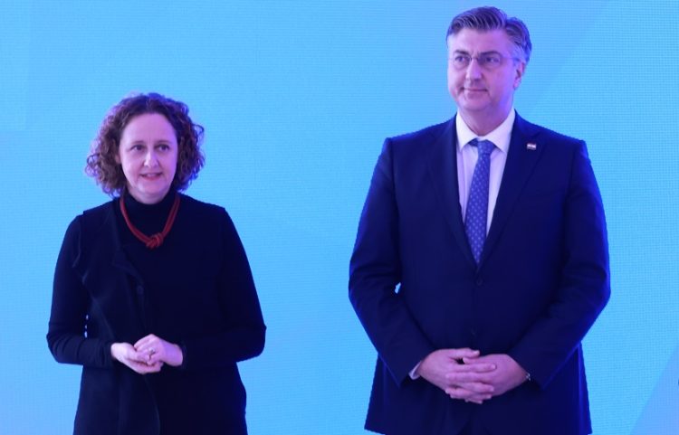 Steže se (europski) obruč oko ministrice kulture i medija