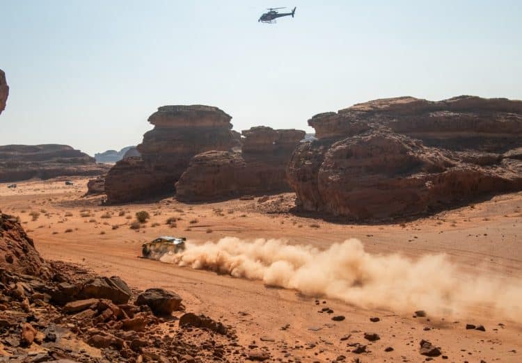 Dogodila se ozbiljna tragedija na dakarskom reliju, španjolski motociklist prebačen u bolnicu