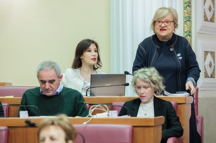Političkim strankama u ovoj godini 1, 4 milijuna eura više nego lani