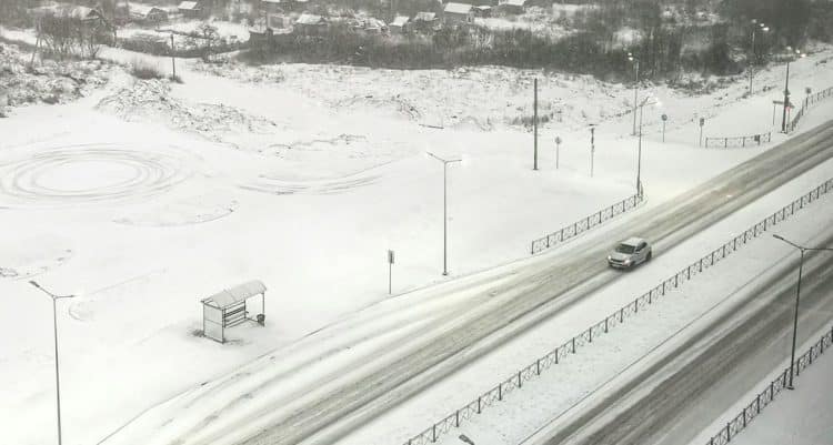Susnježica i snijeg otežavaju vožnju, prije polaska na put informirajte se o prohodnosti cesta!