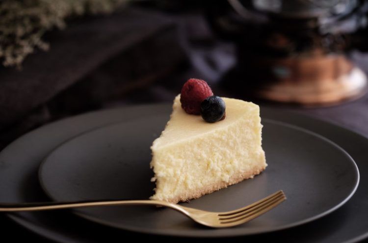 Provalio čovjeku u kuću kako bi pojeo krišku torte od sira!