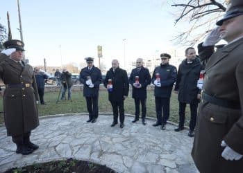 Budnicom u Zadru počelo obilježavanje 31. obljetnice VRO Maslenica