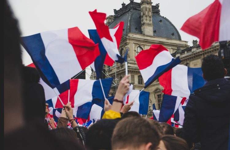 Otvoreni gay bi mogao postati premijer Francuske, on i Macron skupa imaju manje godina od Bidena