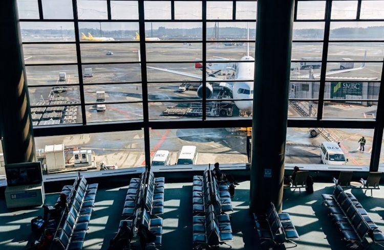 Zrakoplov se zapalio prilikom slijetanja u Tokiju