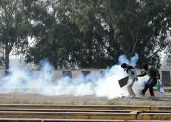 Indija: Policija suzavcem na kolone poljoprivrednika