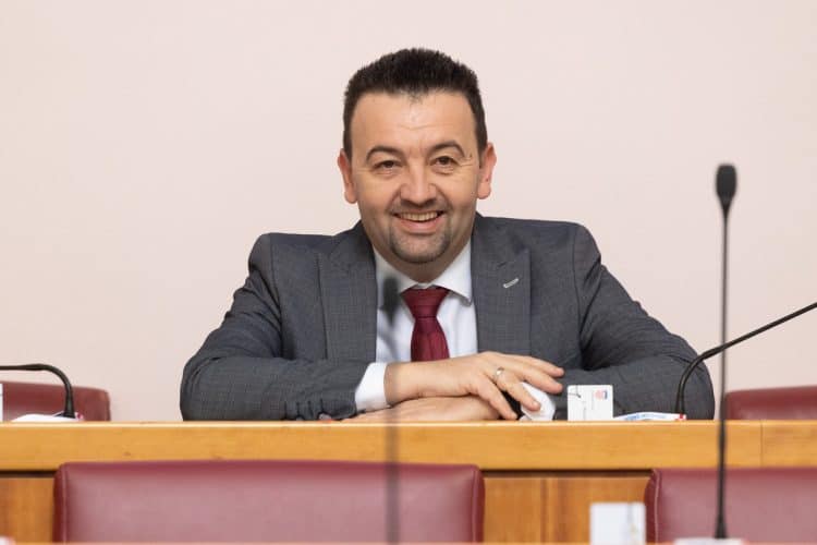 Pavliček (HS): Izgubili smo milijun stanovnika, a nemamo ministarstvo demografije