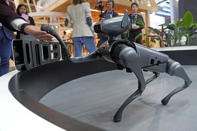 Robotski psi i leteći automobili na telekomunikacijskom sajmu u Barceloni