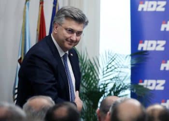 Plenković: Za dva i pol mjeseca stiže prvih šest višenamjenskih borbenih aviona