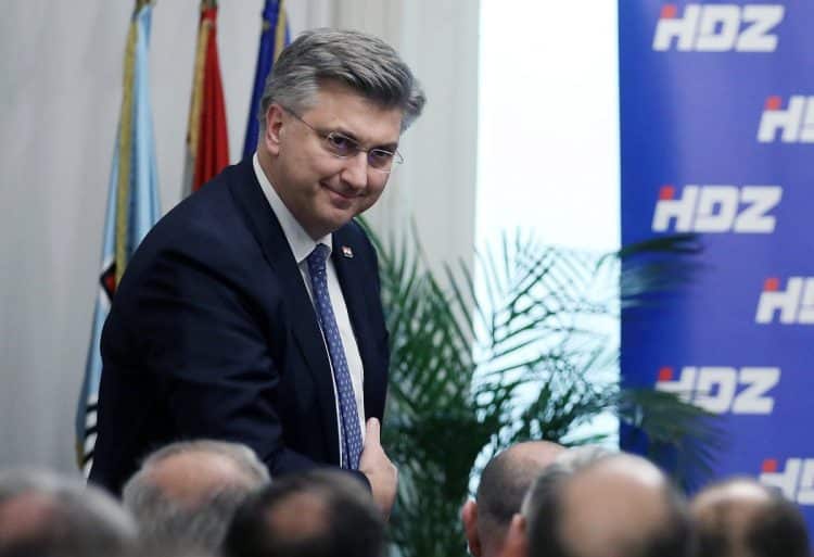 Plenković: Za dva i pol mjeseca stiže prvih šest višenamjenskih borbenih aviona