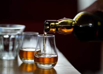 Škotske vlasti žele povećati minimalnu cijenu alkohola da smanje smrtnost i hospitalizaciju