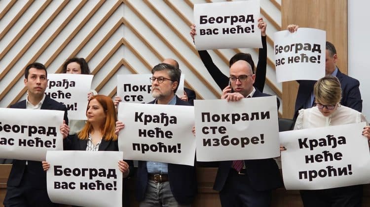 Srbija: Oporba tvrdi da SNS nema većinu u Skupštini, Beograd na rubu novih izbora