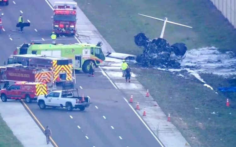 Dvoje poginulih u padu malog zrakoplova na floridsku autocestu