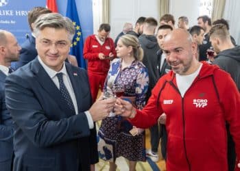 Plenković primio vaterpoliste, Vlada će ih nagraditi zbog uspjeha u Dohi