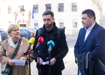 U ime obitelji traži ocjenu ustavnosti zakona i pravilnika koji reguliraju tzv. promjenu spola