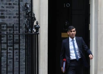 Prelasci migranata u Britaniju dosegli novi rekord, Sunak pod sve većim pritiskom