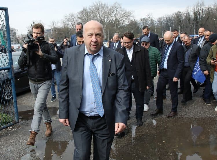 Velimir Zajec postao novi predsjednik Dinama – tisuće navijača ispred stadiona Maksimir proslavilo njegovu pobjedu