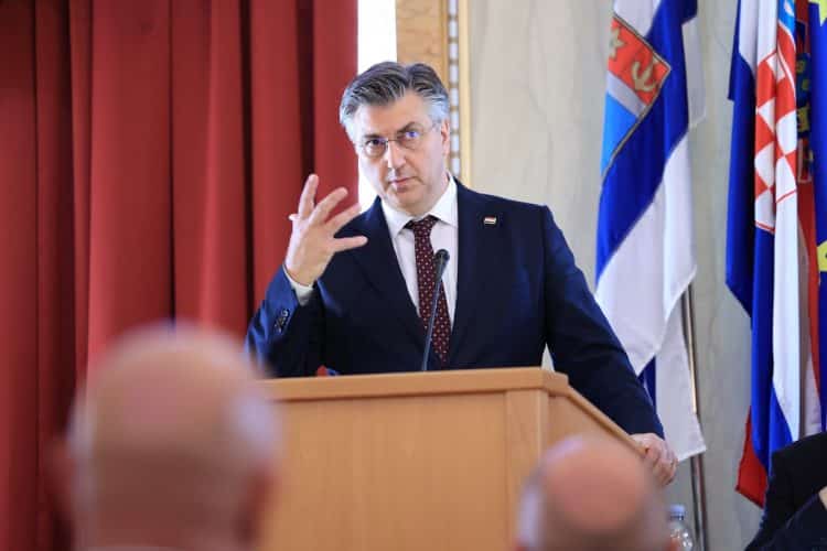 Plenković: Konačno su pale maske; je li to upliv u demokratske procese u RH ?