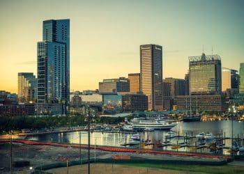 Srušio se most u Baltimoreu nakon što se u njega zabio brod