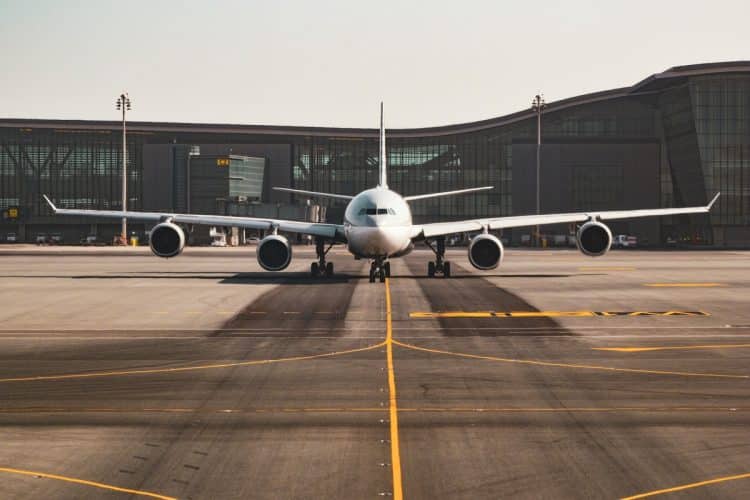 Albanija otvorila obnovljenu zračnu bazu za NATO-ve avione