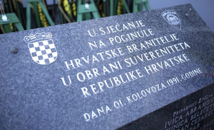 Optužen za gaženje hrvatske zastave u Dalju i pozivanje na mržnju prema Hrvatima!
