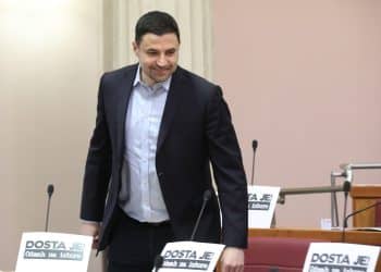 Bernardić predlaže da se mladima iznajmljuju gradski stanovi po povoljnim cijenama