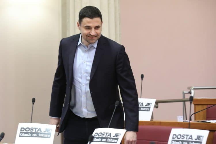 Bernardić predlaže da se mladima iznajmljuju gradski stanovi po povoljnim cijenama