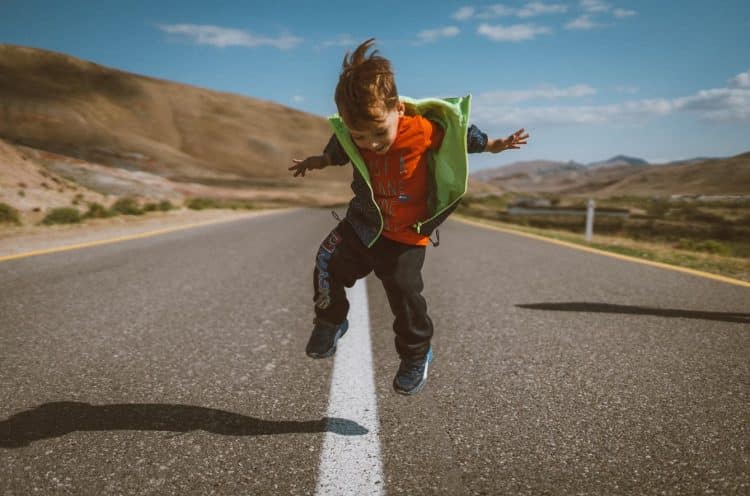 Djeci će teže ići usvajanje jezičnih vještina ako budu puno pred ekranom
