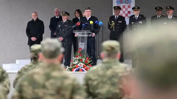 Milanović promaknuo troje brigadnih generala u general-bojnike HV-a