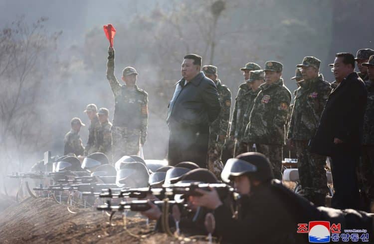 Čelnik Sj. Koreje Kim Jong Un naredio pojačane ratne pripreme