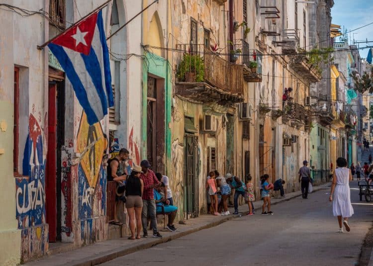 Kuba gasi javnu rasvjetu usred sve teže energetske krize