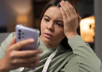 Nasilje na internetu poraslo – svako 6. dijete žrtva kibernetičkog zlostavljanja