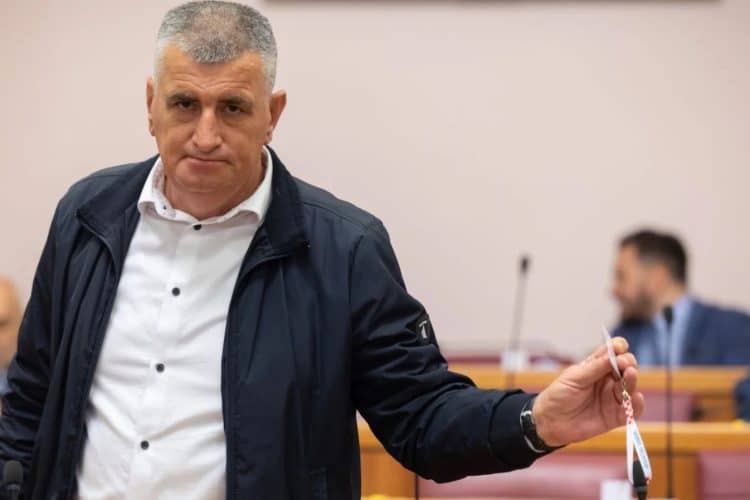 Bulj tvrdi da migranti stalno prolaze preko granice nedaleko Sinja