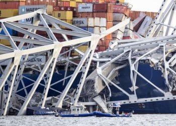 VIDEO Brod u Baltimoreu izgubio pogon – posada upozorenjem spasila živote!