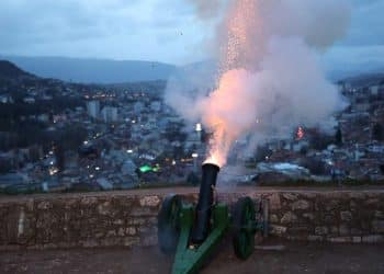 Pucnjem iz topa sa sarajevske Žute tabije označen početak mjeseca ramazana