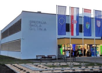 Otvorena obnovljena zgrada Srednje škole Glina