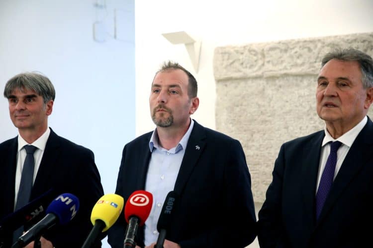 Paus: ‘Pokušaji ‘prebacivanja loptice IDS-u i hvatanje sitnih političkih bodova SDP-u u ovoj situaciji ne služi na čast’