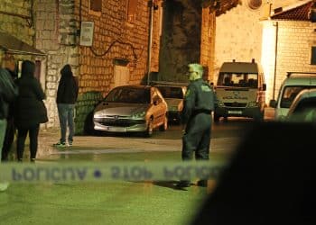 U Kaštelima hicima iz pištolja ranjen član HGSS-a