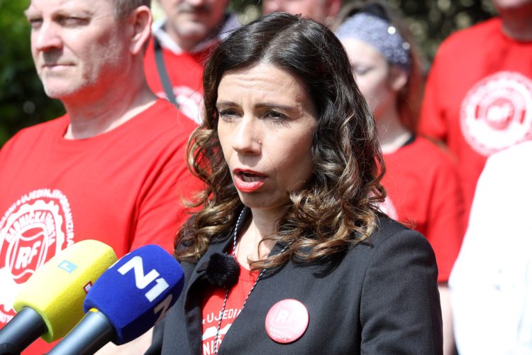 Peović bez mandata: Plenković bonusima kupio radnice Fine