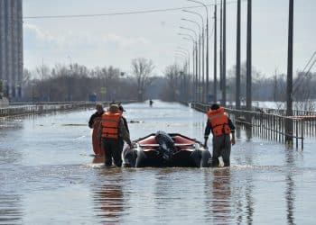 Kurgan i dalje pod vodom, evakuirano stotine domova