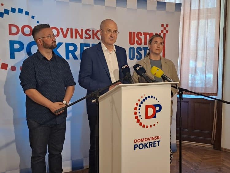 DP poručio je da ih u vezi formiranja nove vlade zovu sa svih strana i da nisu trgovci foteljama