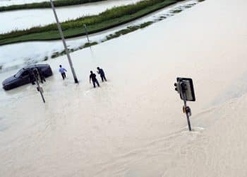 Dubai pod vodom, zračna luka preusmjerava letove
