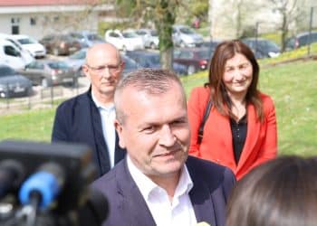 Mirna kampanja i pobjeda na izborima. To je ono što očekuju političari sa sjevera